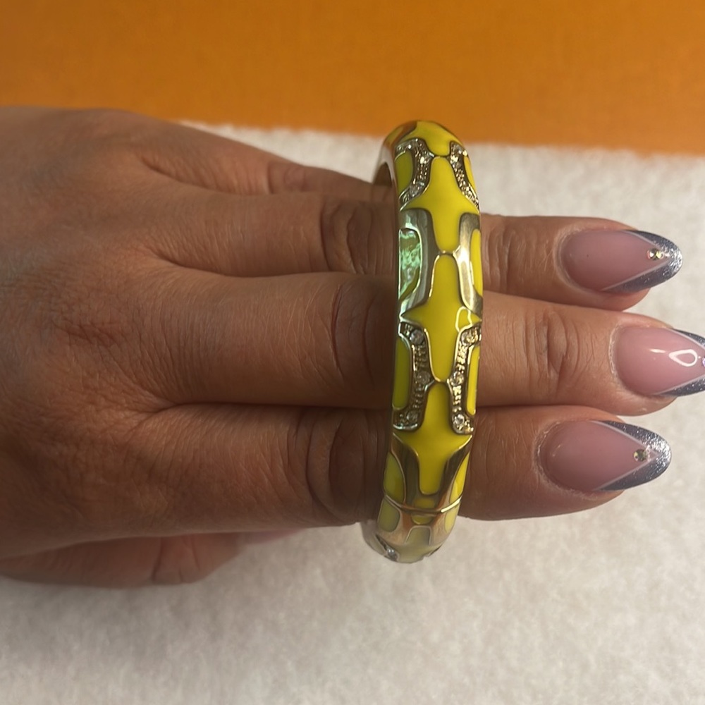Bangle / bracelet